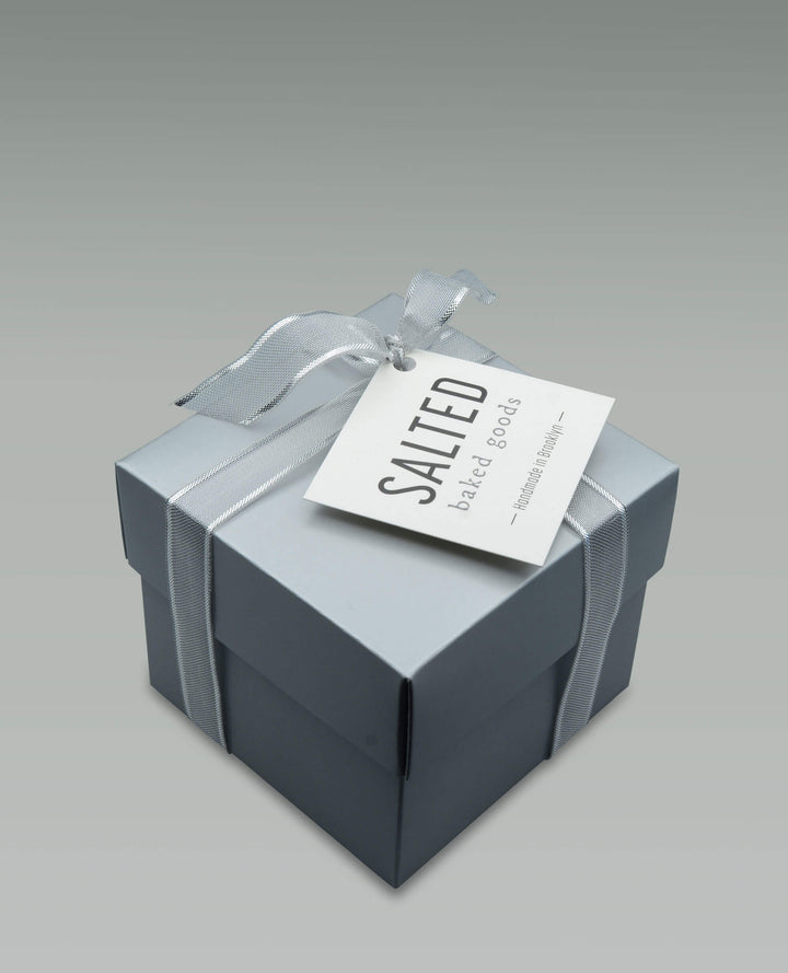 Deluxe Gift Box Dozen
