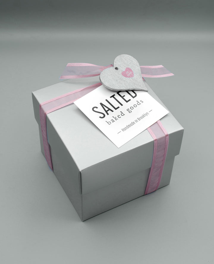 Deluxe Gift Box Dozen - Valentine's Day Limited Edition
